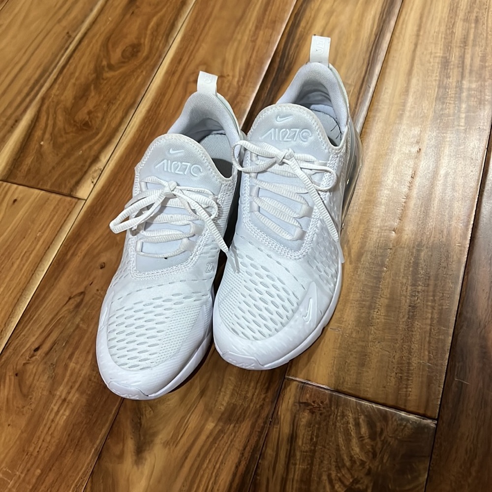 White Nike Airmax 27c’s - Picture 2 of 5